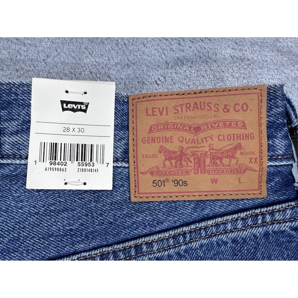 Levis 501 90s Selvedge Denim Jeans Womens 28x30 Blue Straight Leg A1959-0063 NWT - Picture 16 of 16